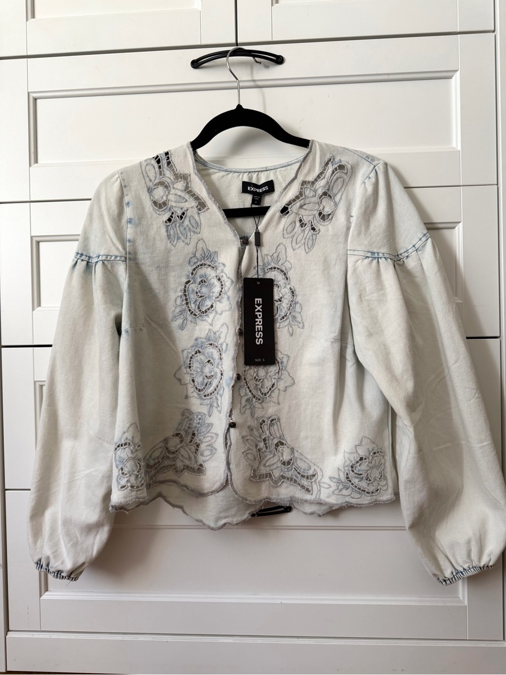 Express Light Wash Denim Cutout Embroidered Rose Button Blouse Small NWT